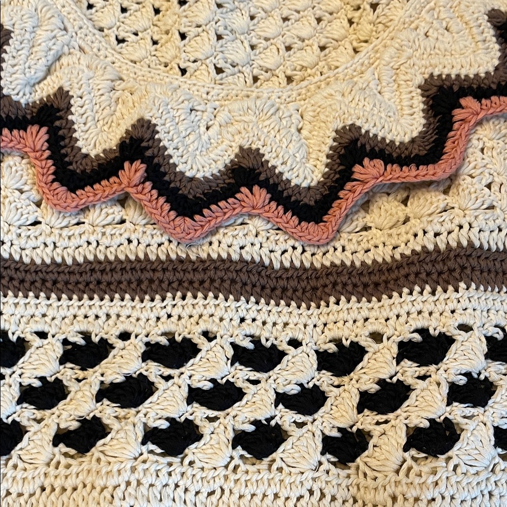 Ulla Johnson Cream Crochet Top with Pink and Black Trim - Picture 3 of 5